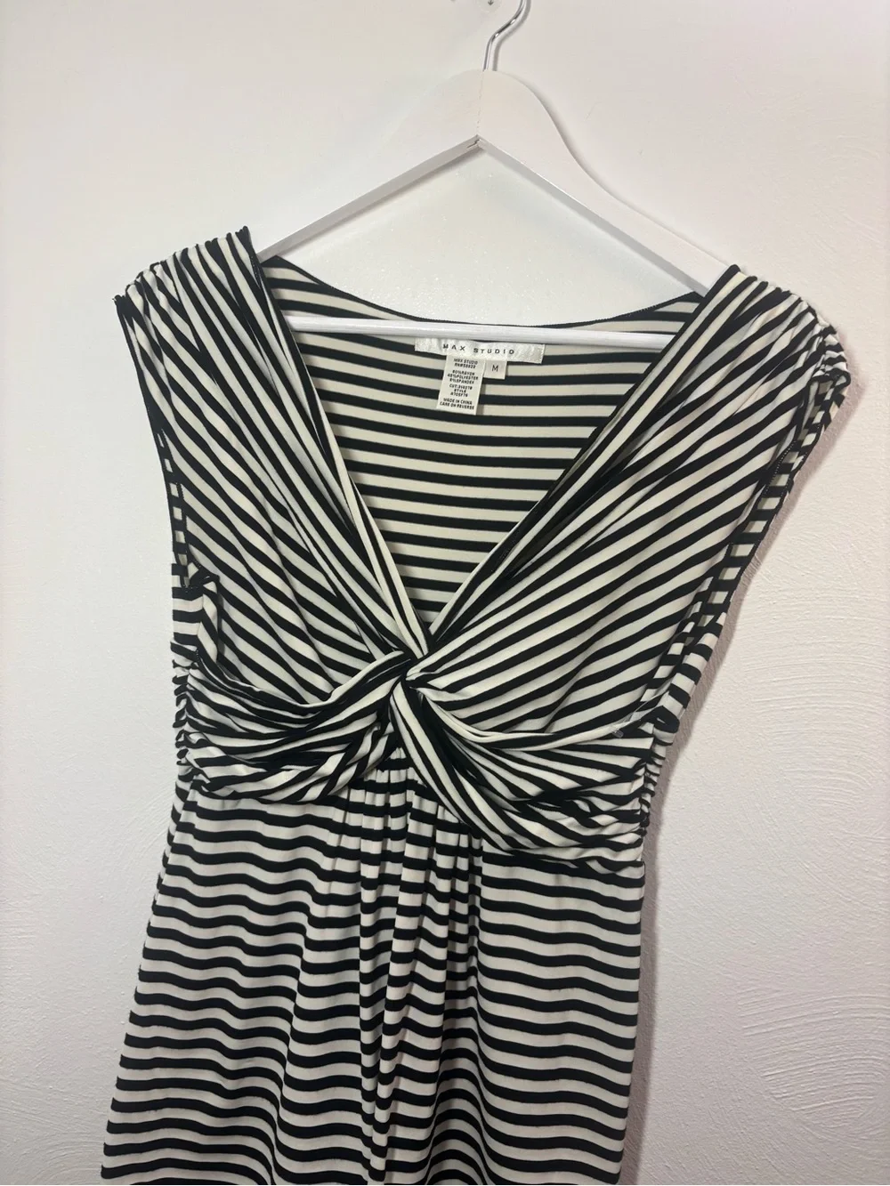 Max Studio Y2K Black & White Striped Deep V Neck Top Size Medium